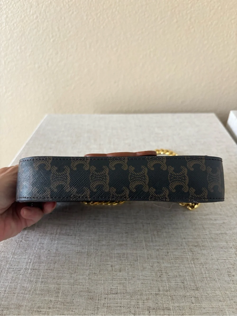 Like new Celine Cuir Triomphe bag - Picture 2 of 9